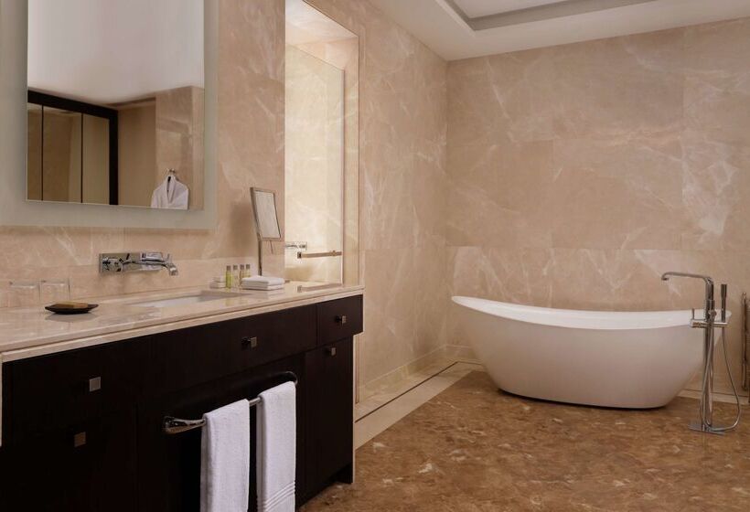 هتل Hilton Dushanbe