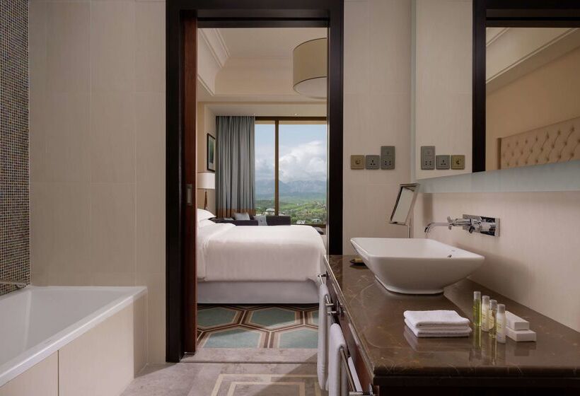 هتل Hilton Dushanbe