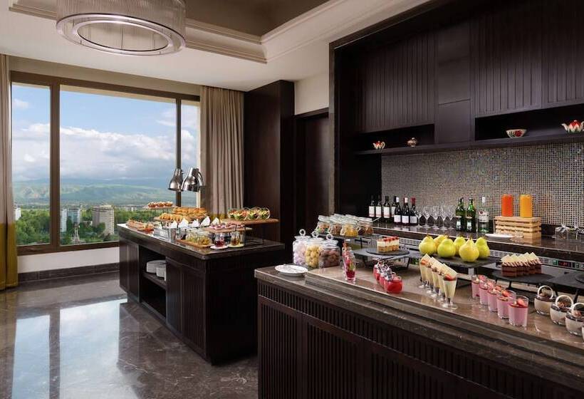 هتل Hilton Dushanbe