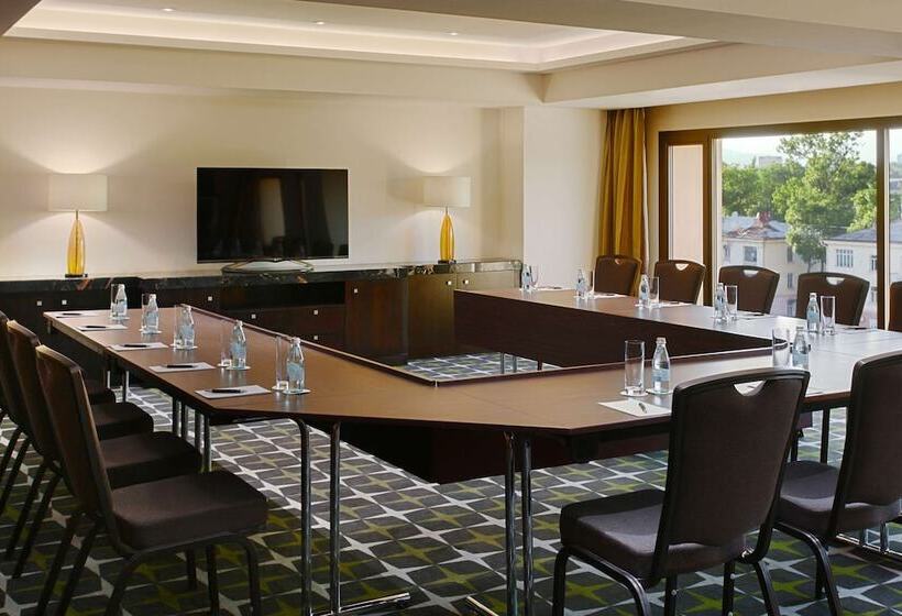 هتل Hilton Dushanbe