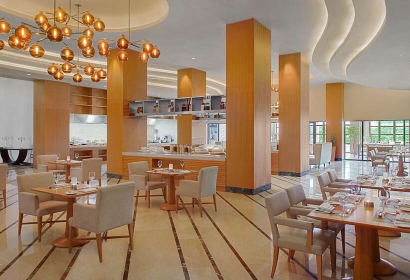 هتل Hilton Dushanbe