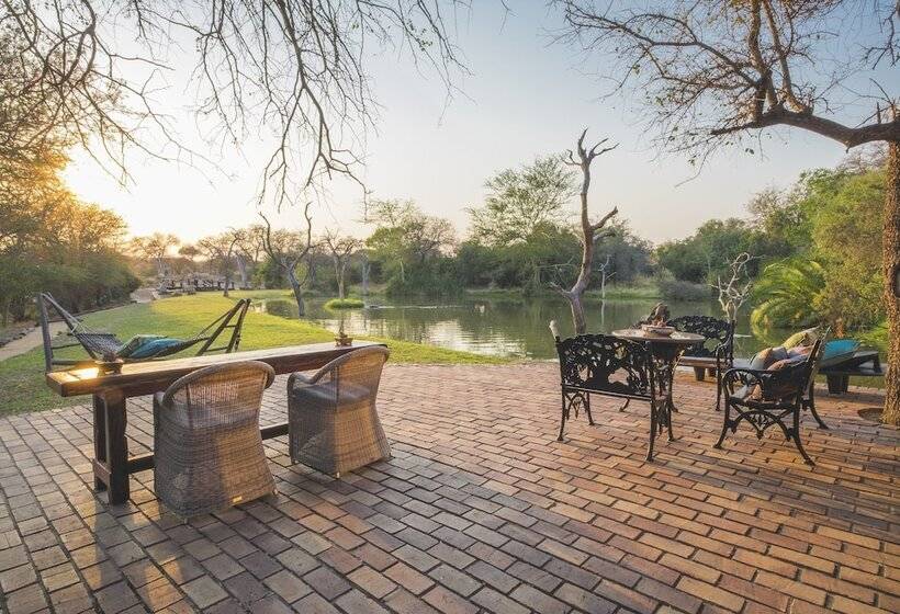 בית מלון כפרי Jabulani Safari