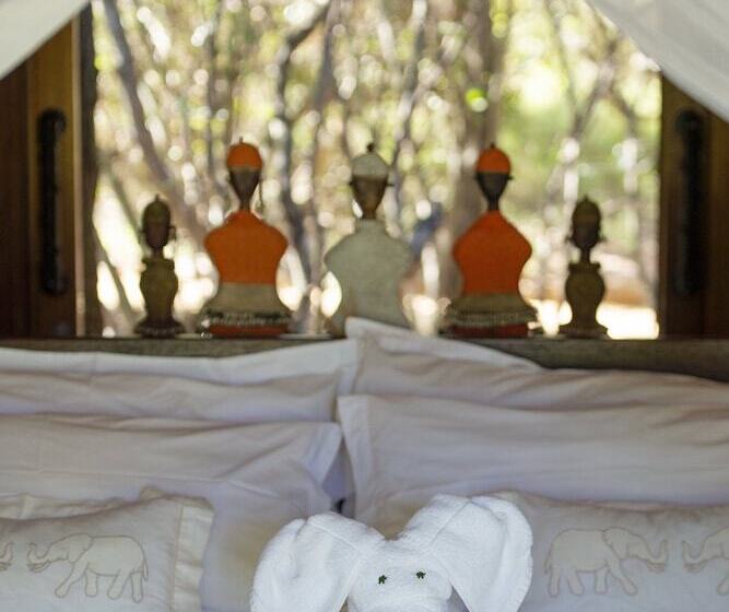 בית מלון כפרי Jabulani Safari