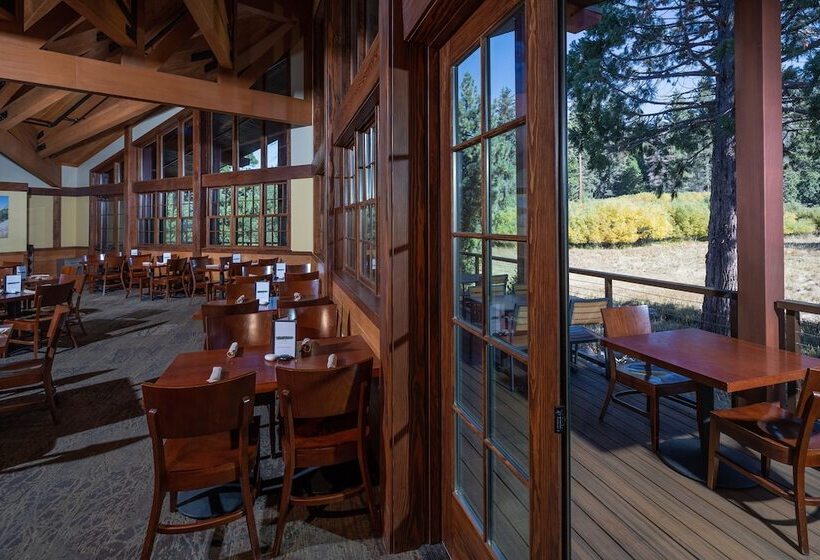 Отель John Muir Lodge