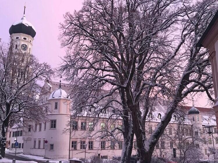 ホテル Klosterbrauhaus Ursberg