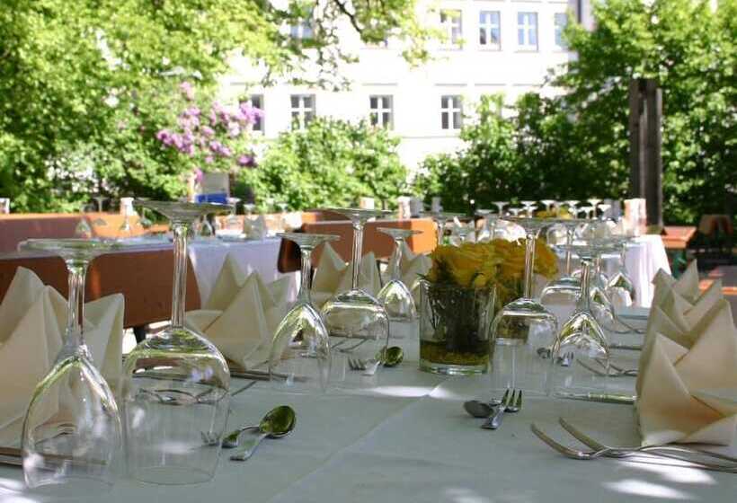 ホテル Klosterbrauhaus Ursberg