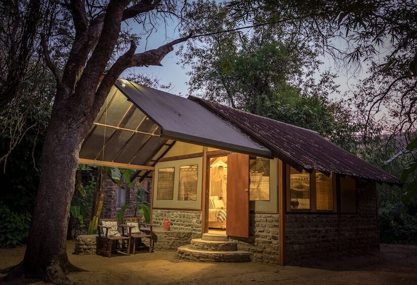 فندق Kunene River Lodge