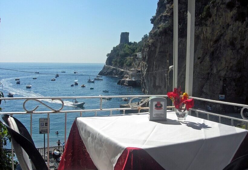 ホテル La Conchiglia