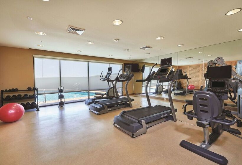 هتل La Quinta By Wyndham Carlsbad