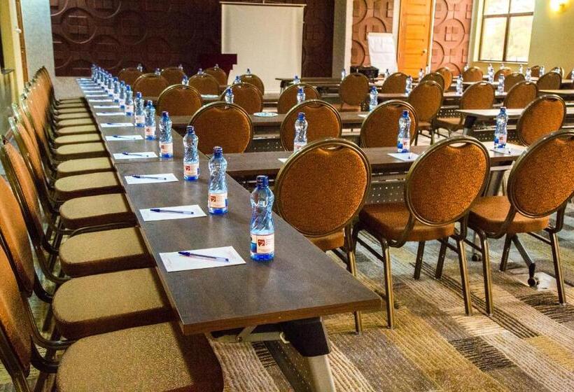 בית מלון כפרי Lake Naivasha Resort