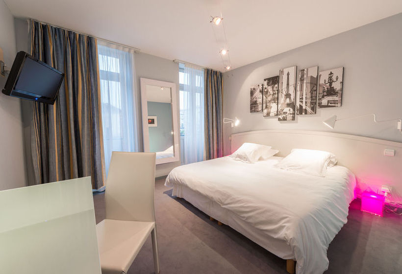 Отель Le Miredames Hôtel Bar