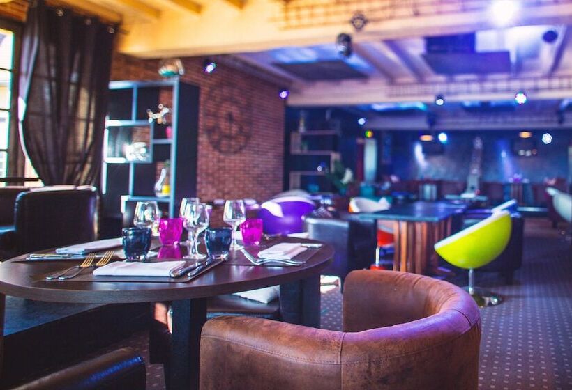 فندق Les Canisses