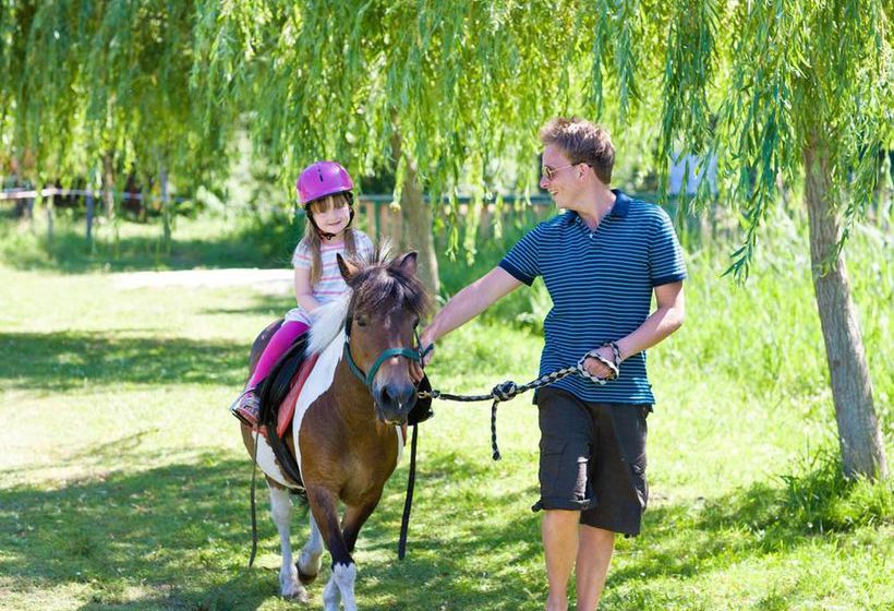 Отель Camping Siblu Les Charmettes