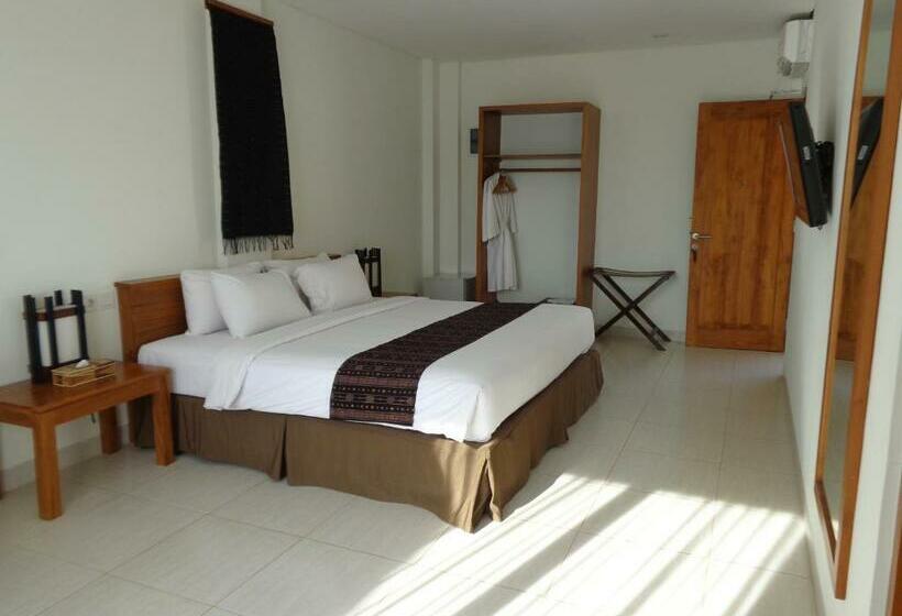 호텔 Luwansa Beach