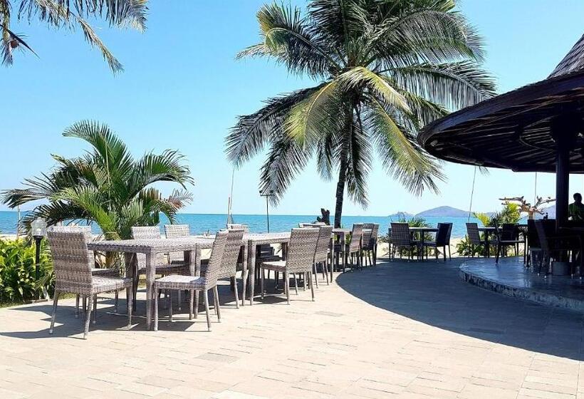 호텔 Luwansa Beach