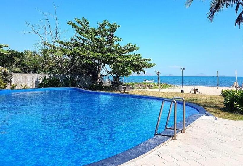 هتل Luwansa Beach