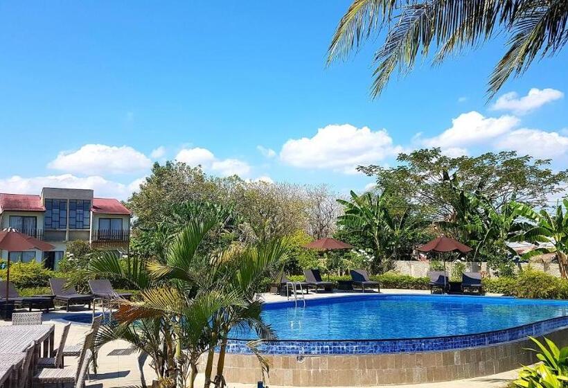 호텔 Luwansa Beach