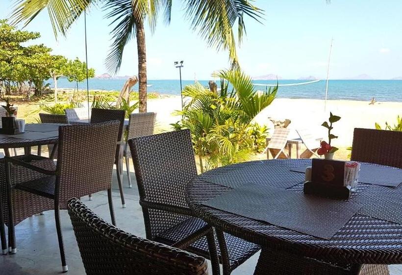 호텔 Luwansa Beach