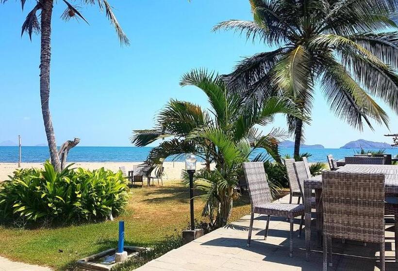 هتل Luwansa Beach