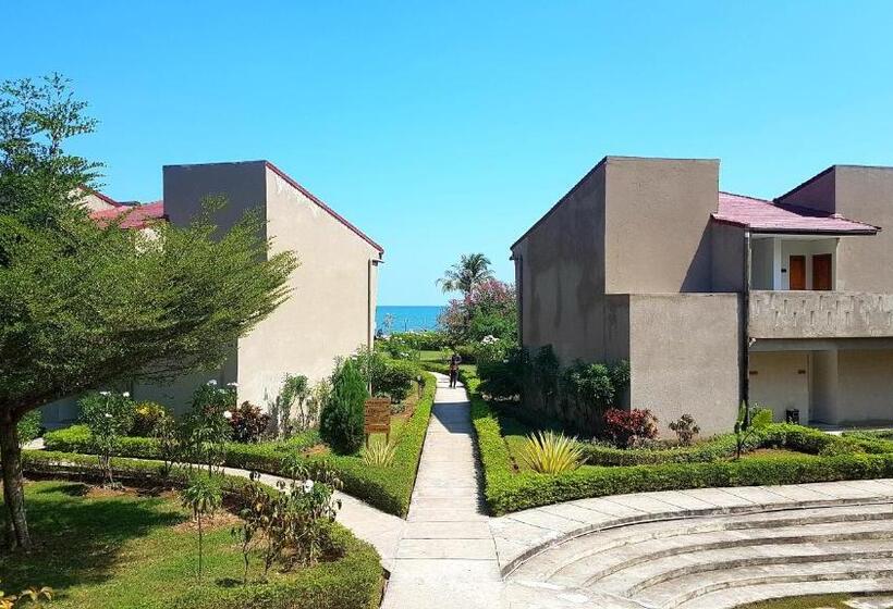 호텔 Luwansa Beach