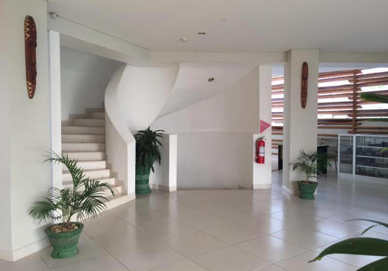 호텔 Luwansa Beach