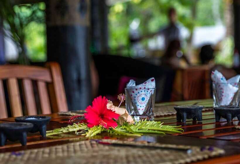 酒店 Maqai Beach Eco Resort