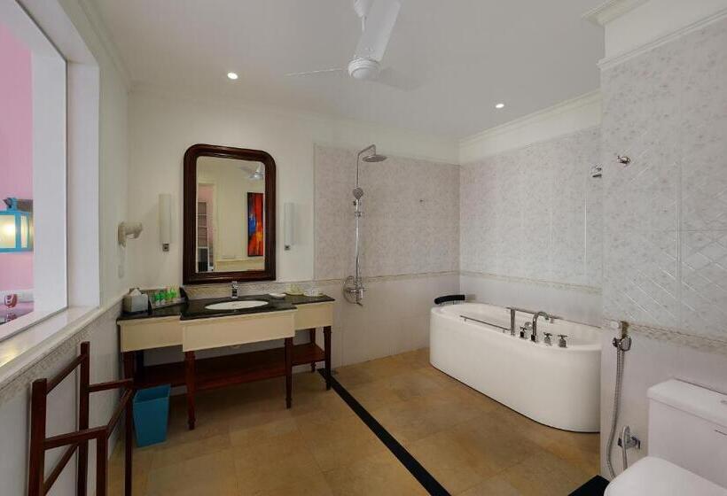 בית מלון כפרי Mayfair Palm Beach Resort