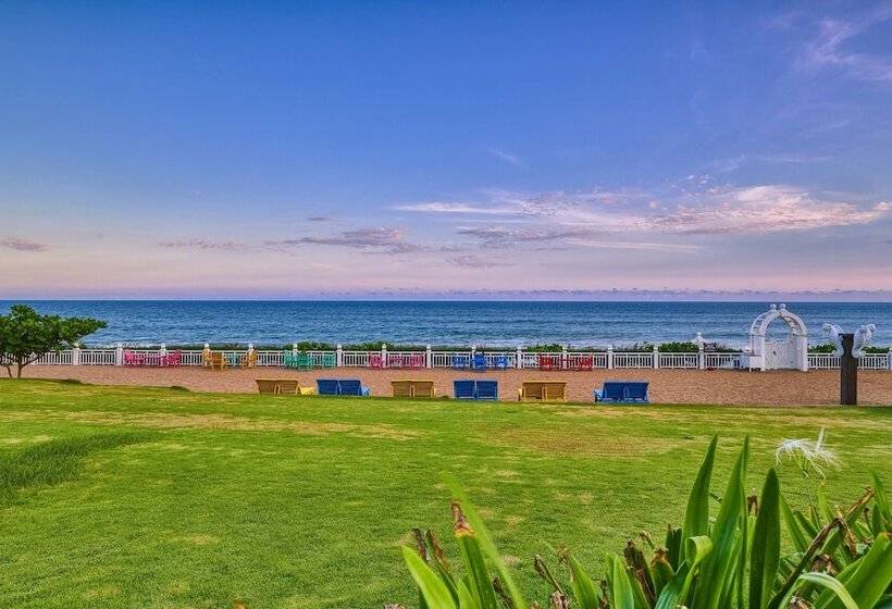 בית מלון כפרי Mayfair Palm Beach Resort