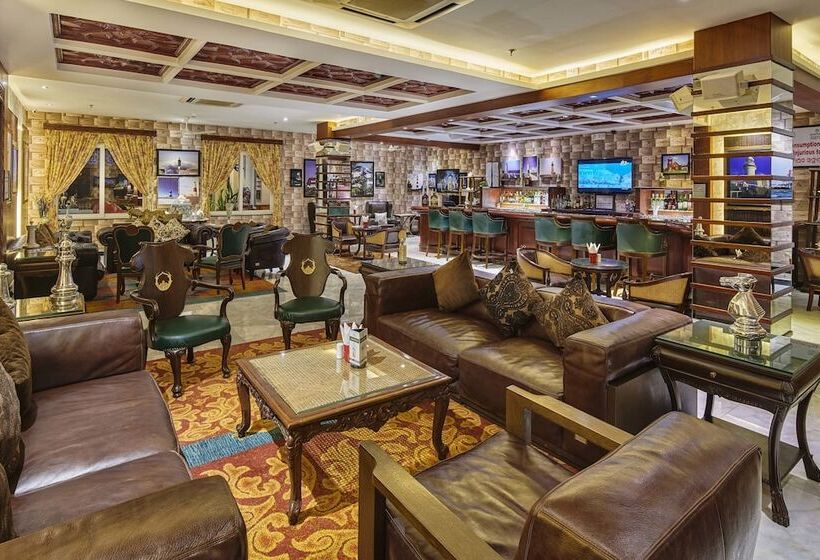 בית מלון כפרי Mayfair Palm Beach Resort