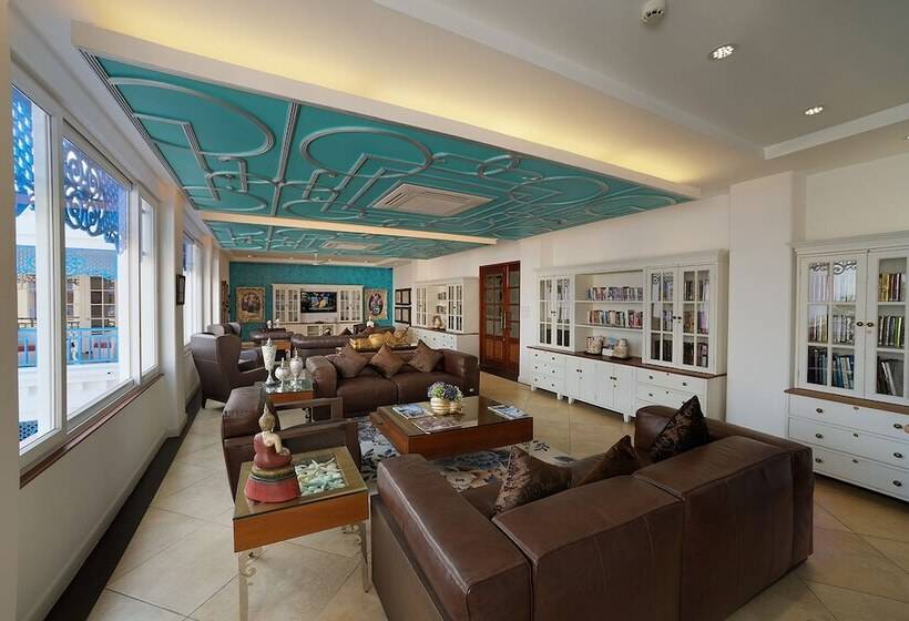 בית מלון כפרי Mayfair Palm Beach Resort