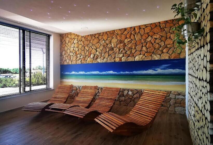 ホテル Mistral Sport