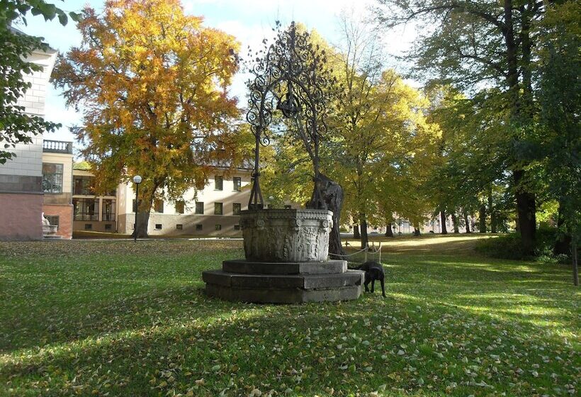 Отель Nasby Slott