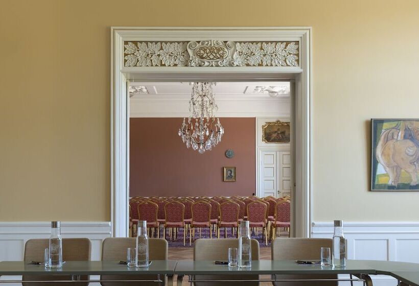 Отель Nasby Slott