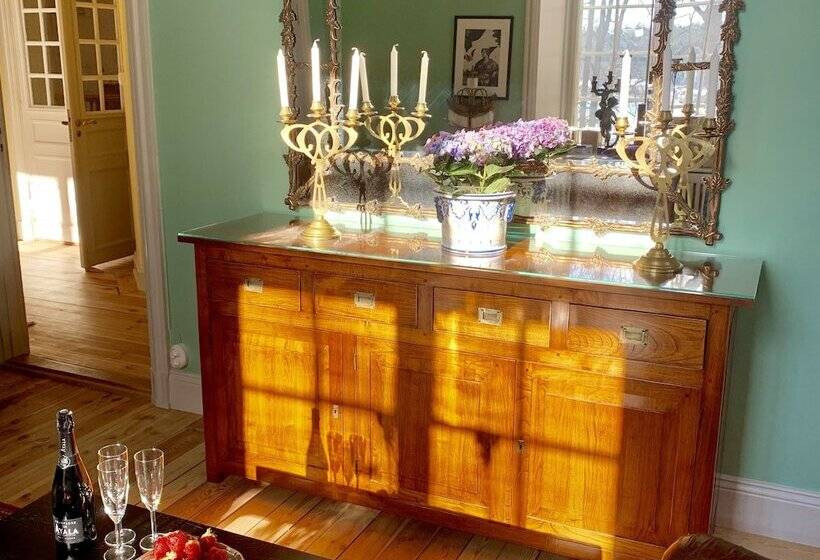 Отель Nasby Slott