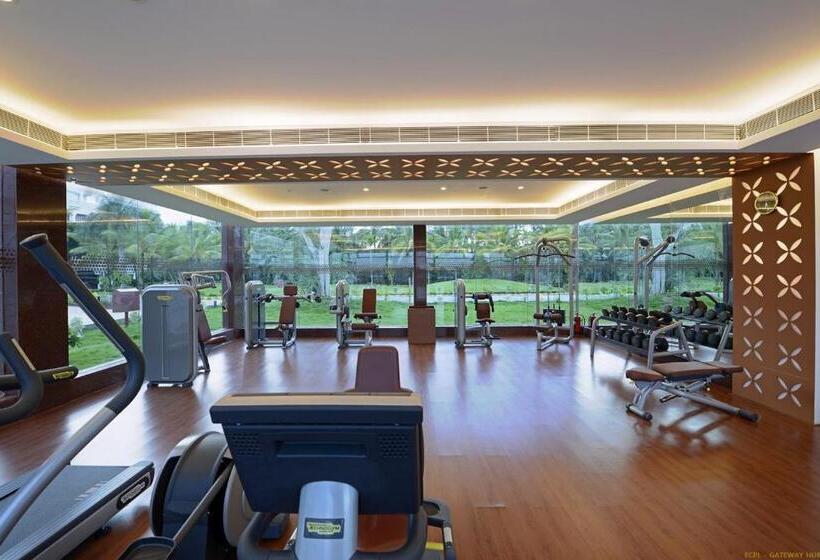 בית מלון כפרי Naveen Lakeside