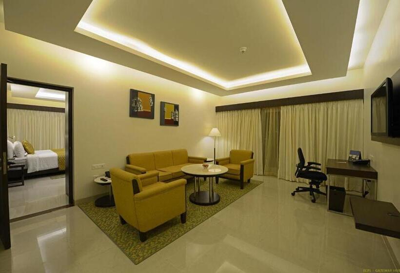 בית מלון כפרי Naveen Lakeside