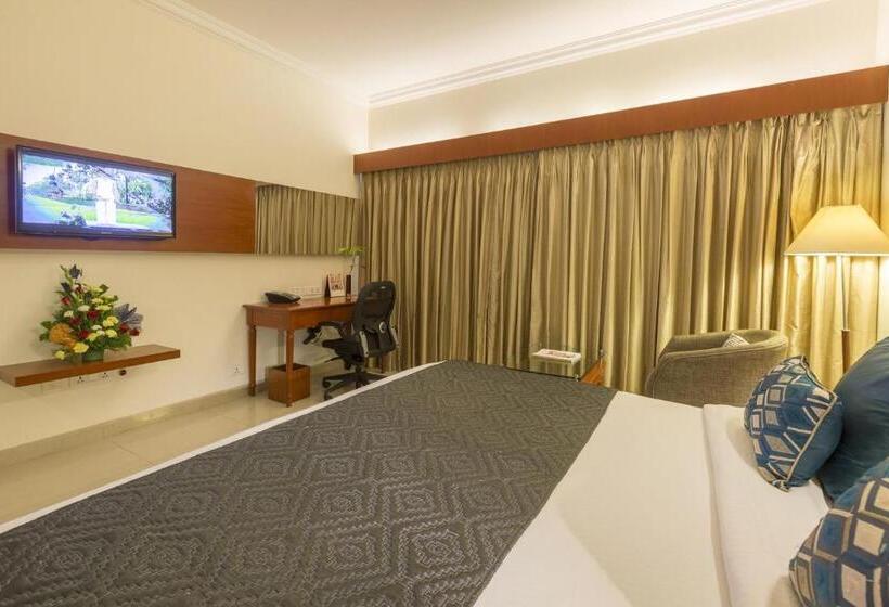 בית מלון כפרי Naveen Lakeside