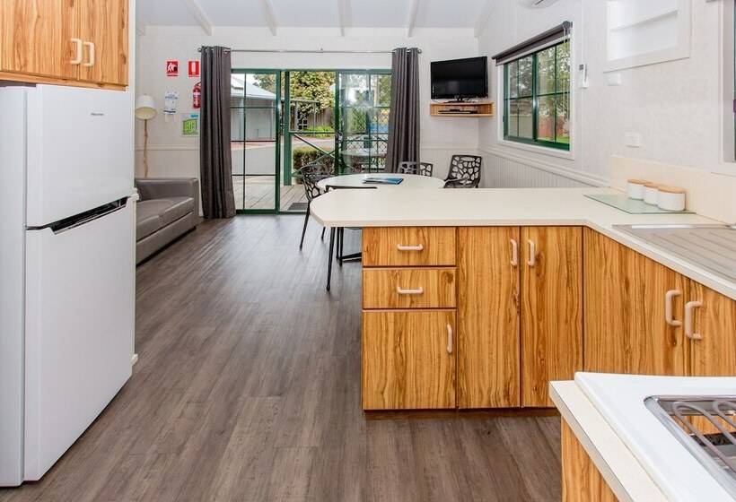 Отель Nrma Ballarat Holiday Park