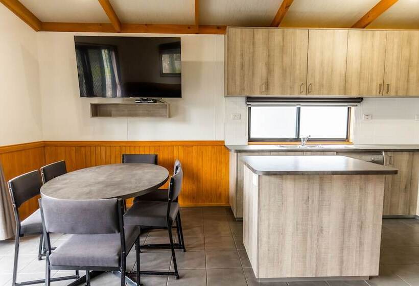 Отель Nrma Ballarat Holiday Park