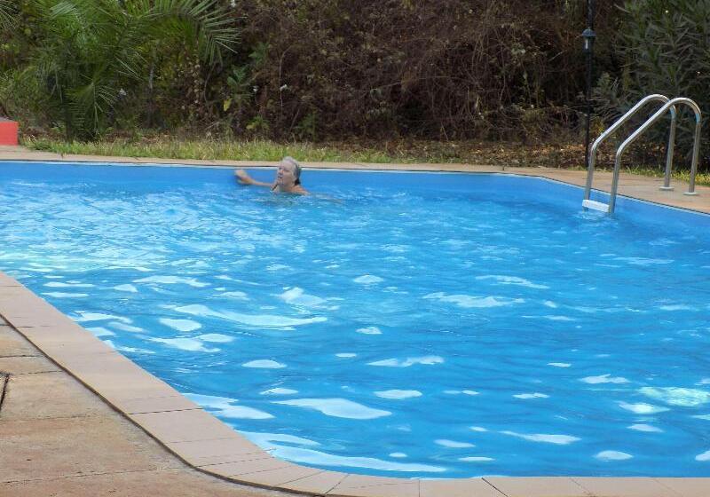 فندق Octagon Lodge