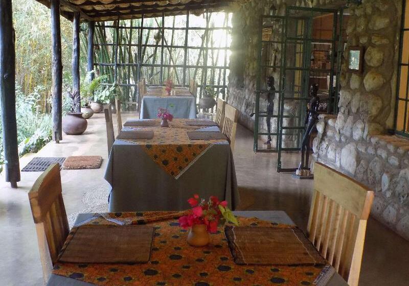 فندق Octagon Lodge