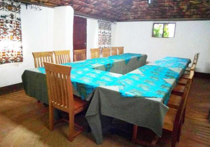 فندق Octagon Lodge