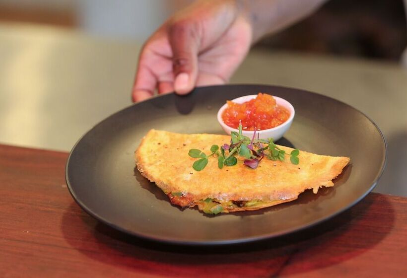 בית מלון כפרי Otjiwa Safari Lodge