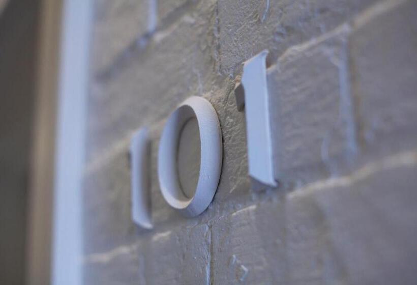 בית מלון כפרי Perry Street