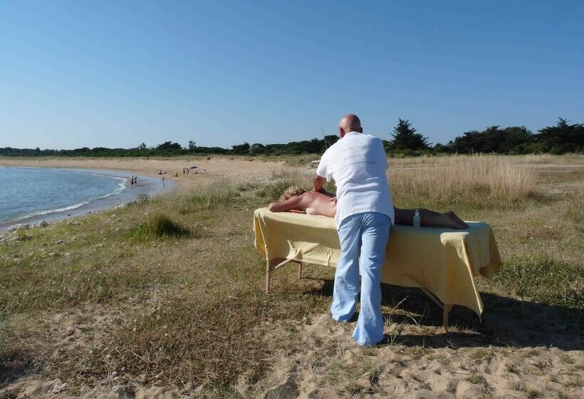 Отель Plaisirs Nature à La Pignade