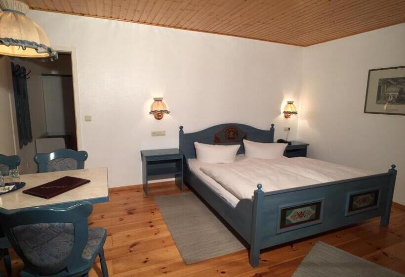 ホテル & Restaurant Zur Spreewalderin