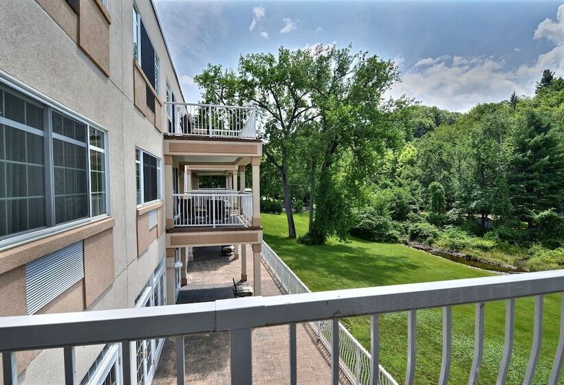 Riverside Hotel, Ascend Hotel Collection