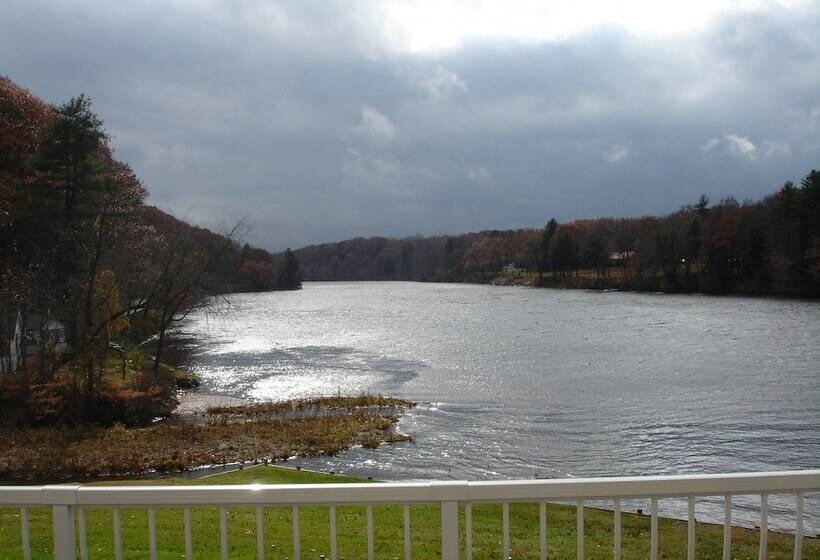 Riverside Hotel, Ascend Hotel Collection