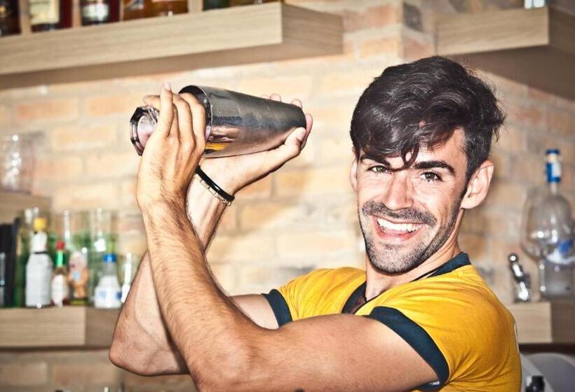 ホテル Ryans La Marina