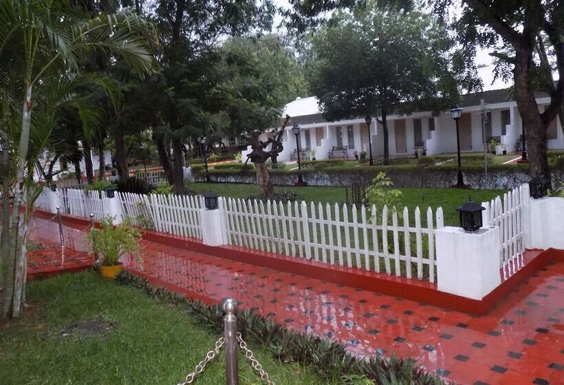 ホテル Sathyam Grand Resort, Sriperumbudur